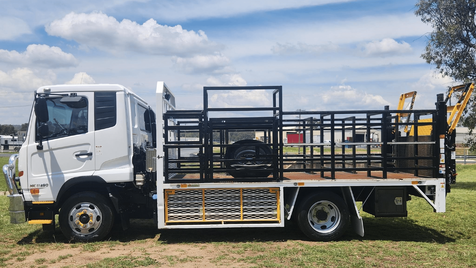2018 Used UD MK11250 Tray