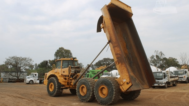 2005 Used Volvo Trucks A40D Dump Truck