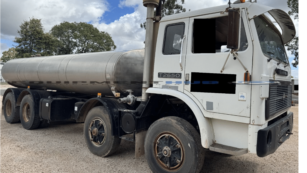 1984 Used International T- line T2650 Water Truck