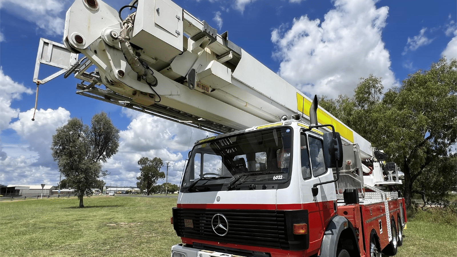 1995 Used Mercedes Benz Trucks 2435 Fire Truck