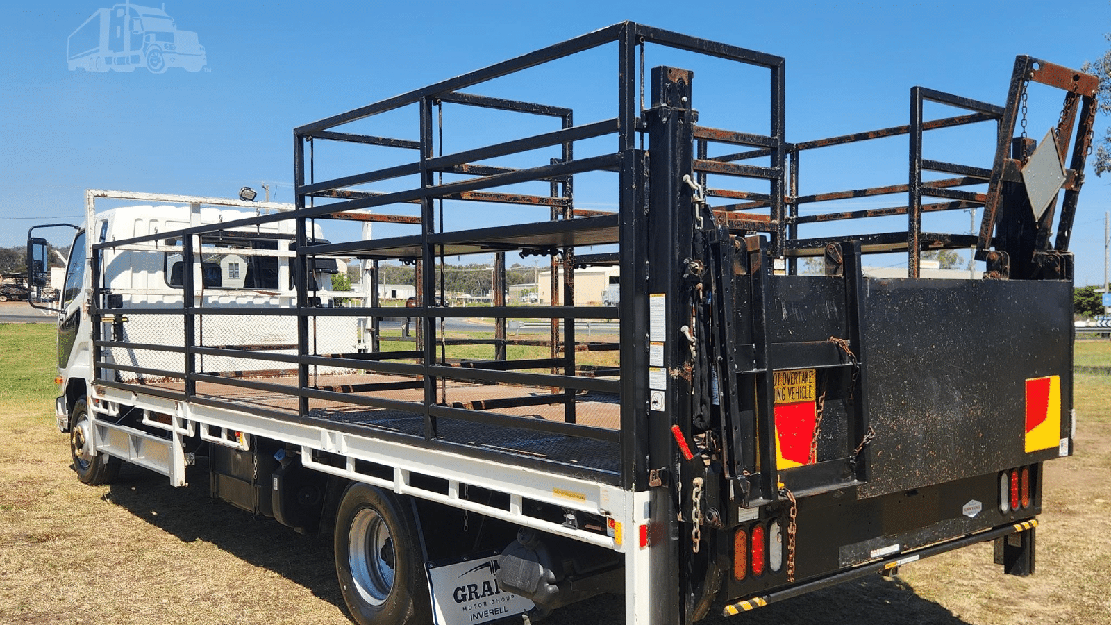 2017 Used Mitsubishi Fighter Tray