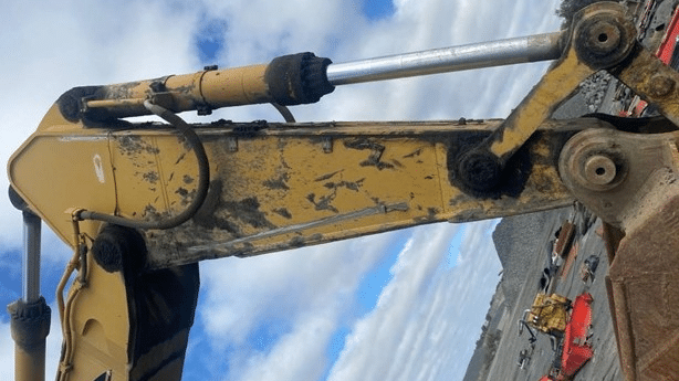1995 Used Caterpillar 375 Excavators