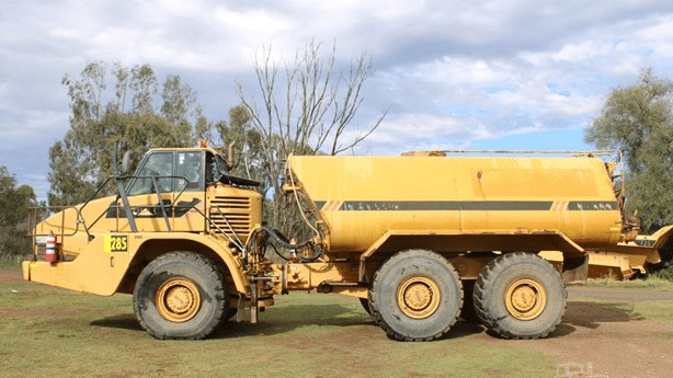 2008 Used Caterpillar 735 Water Truck