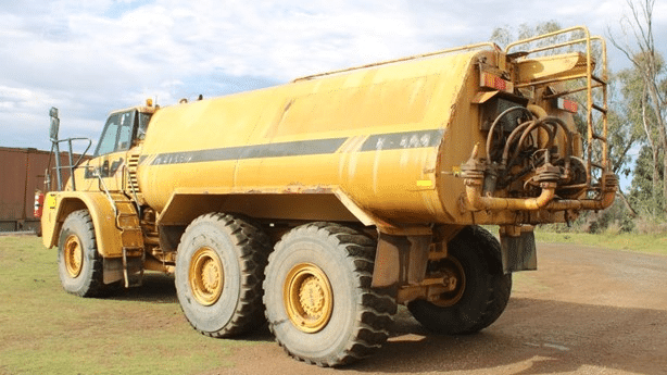 2008 Used Caterpillar 735 Water Truck
