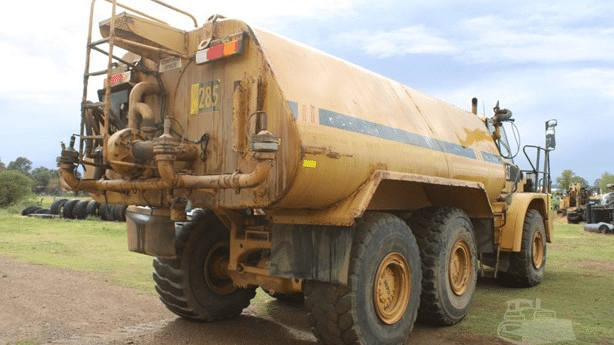 2008 Used Caterpillar 735 Water Truck