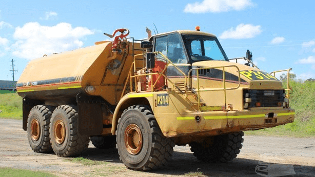 2006 Used Caterpillar 740 Water Truck