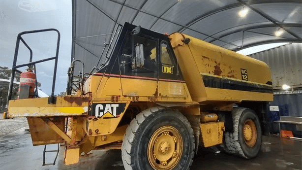 1995 Used Caterpillar 769 Water Truck
