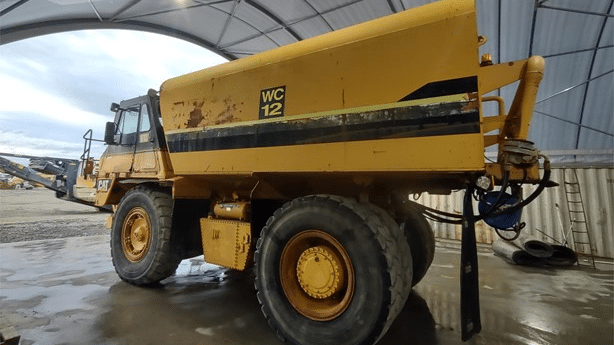 1995 Used Caterpillar 769 Water Truck