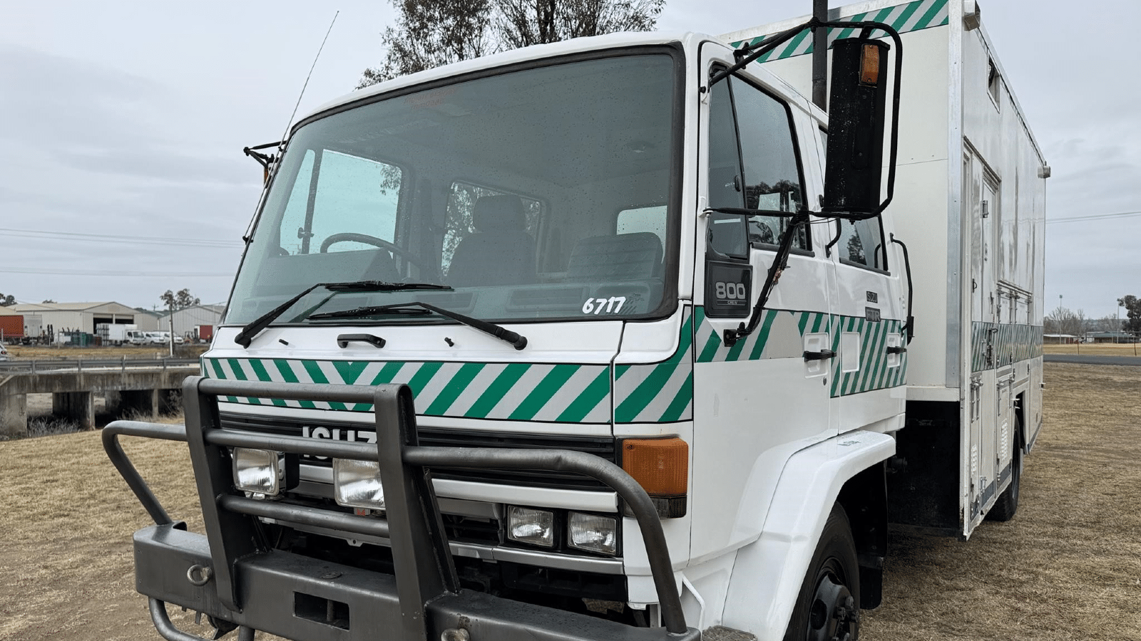 1990 Used Isuzu FTR800 Service Truck