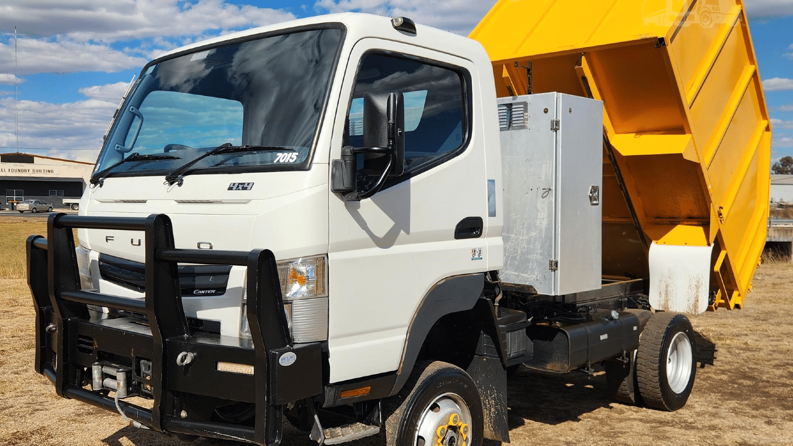 2015 New Mitsubishi Canter Tipper