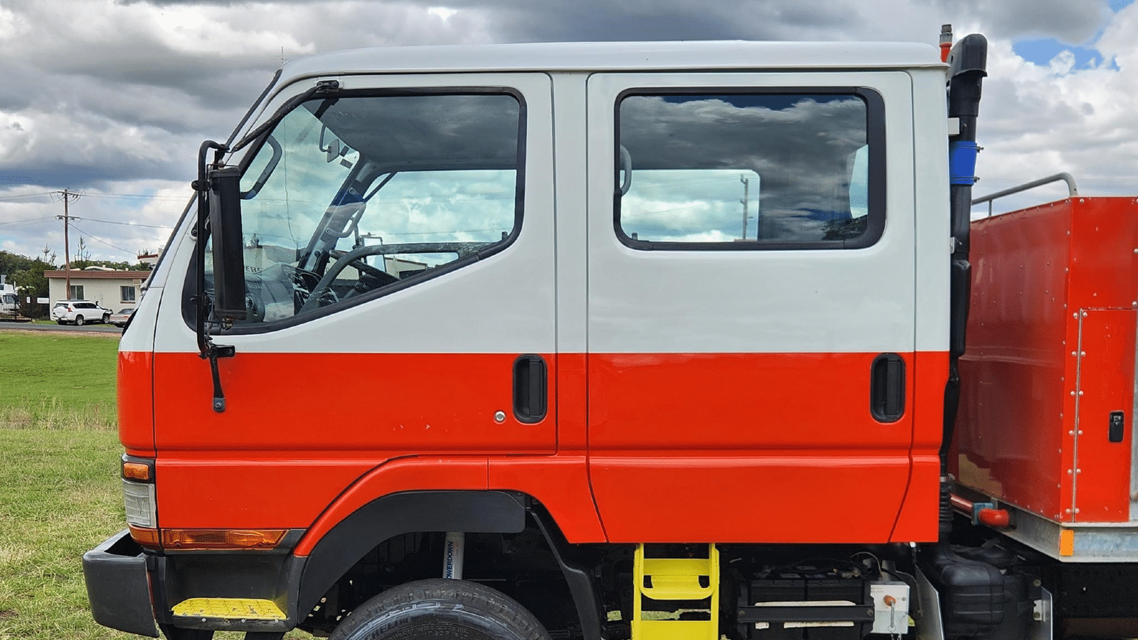 2000 Used Mitsubishi Canter Fire Truck