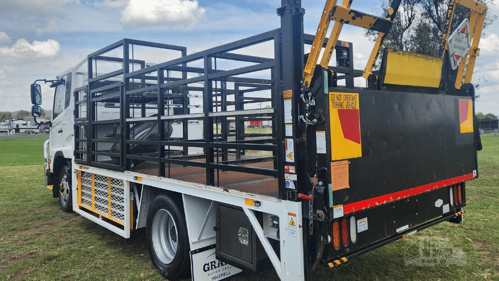 2018 Used UD MK11250 Tray