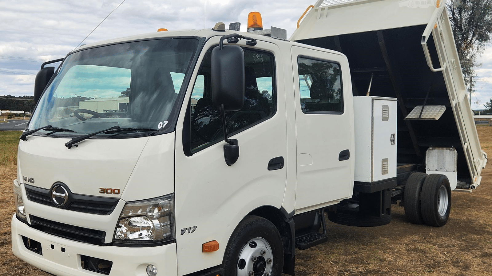 2013 Used Hino 300 717 Tipper