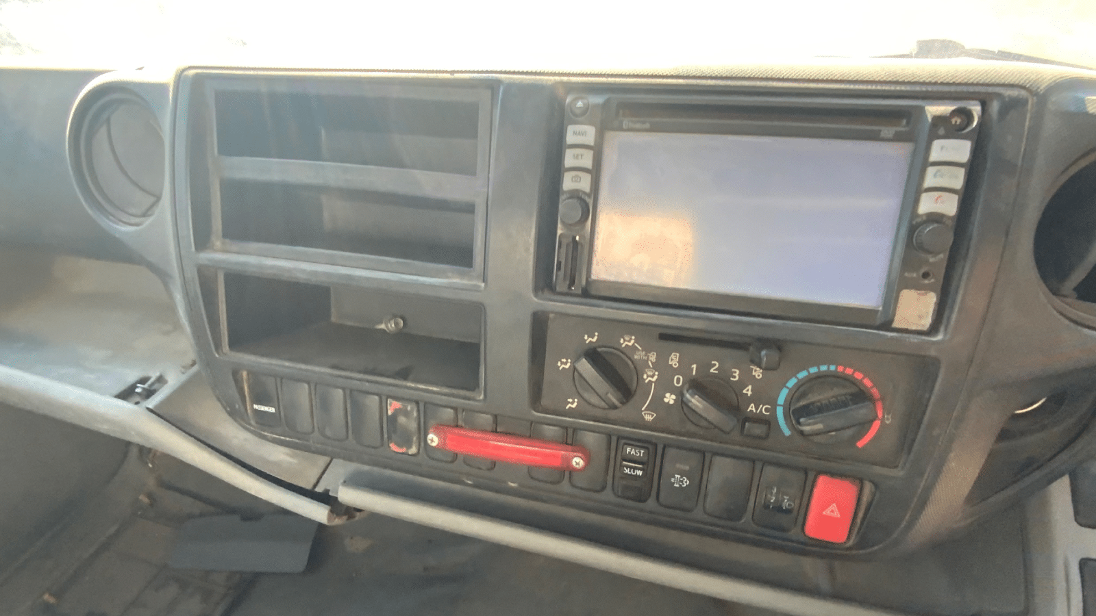 2016 Used Hino 617 - 300 Series Tipper