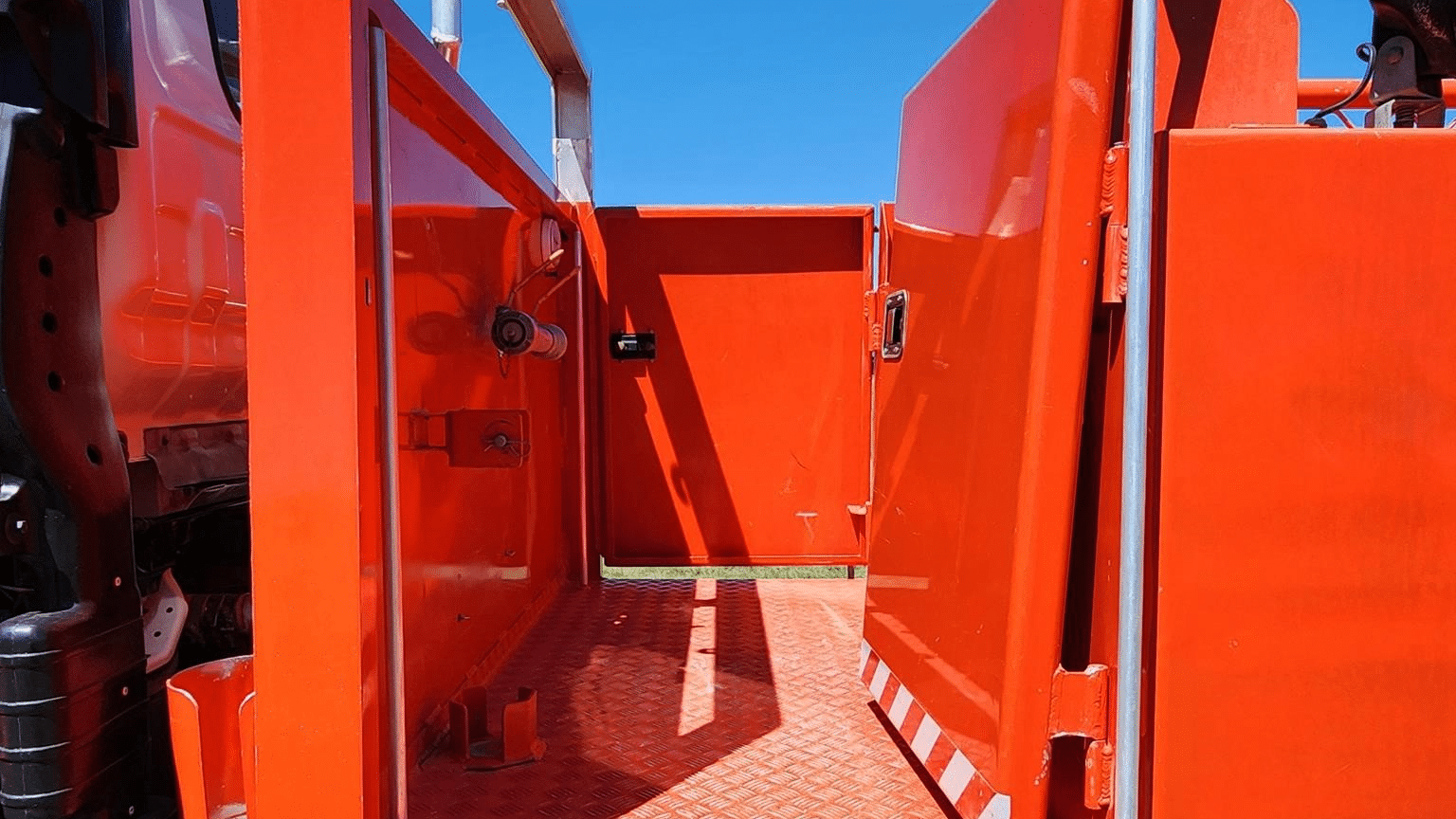 1999 Used Isuzu NPS300 Fire Truck