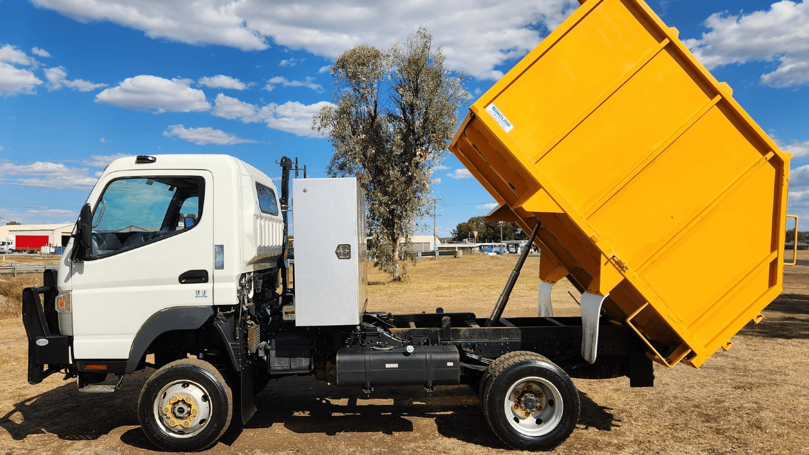 2015 New Mitsubishi Canter Tipper