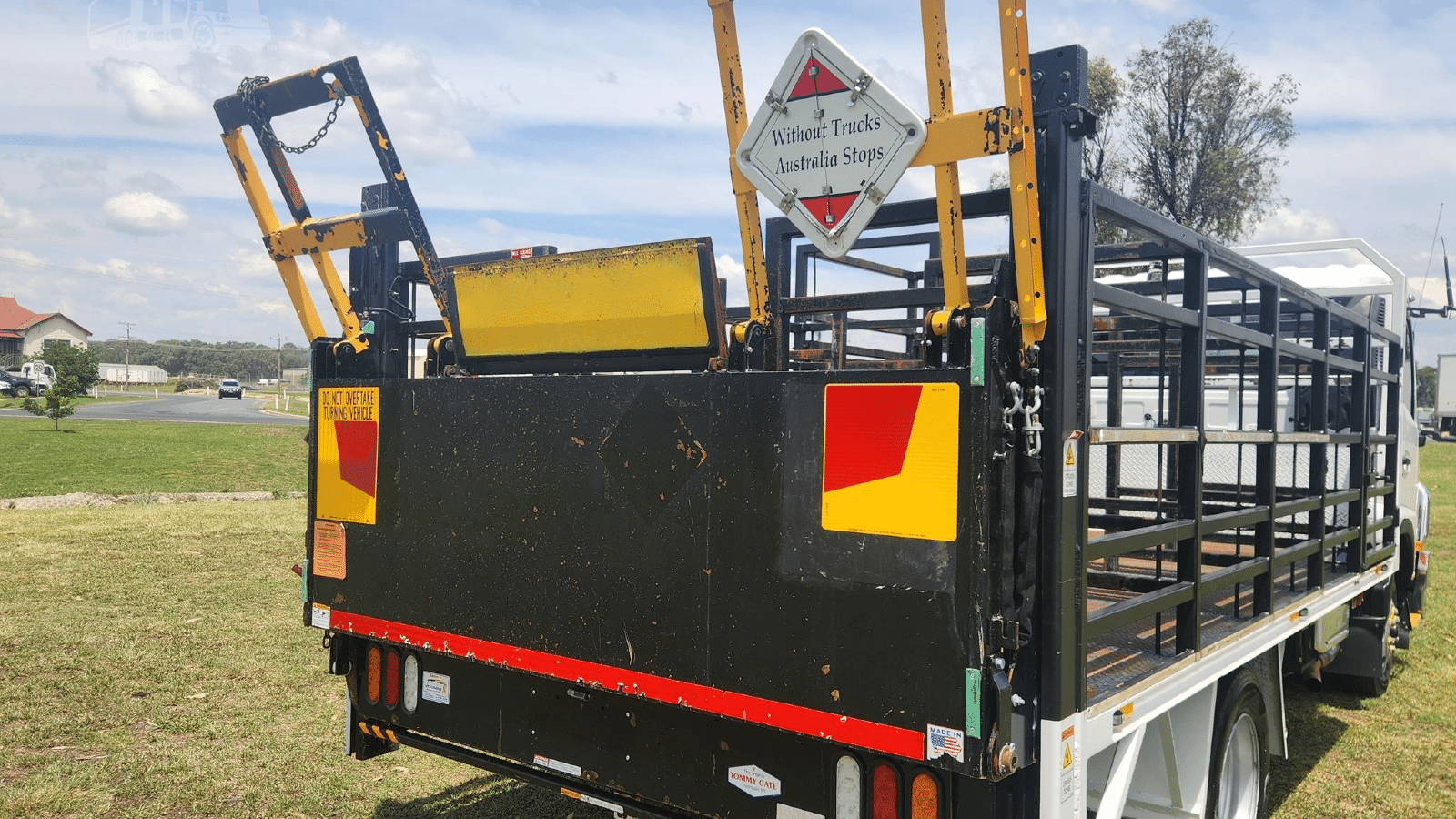 2018 Used UD MK11250 Tray