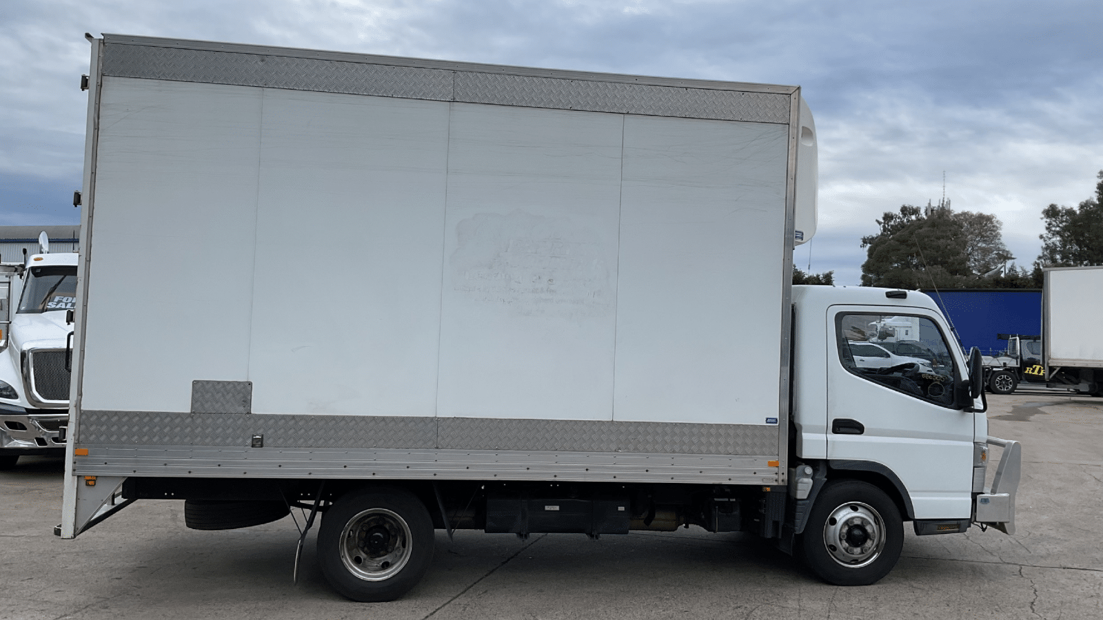 2011 Used Mitsubishi Canter Pantech
