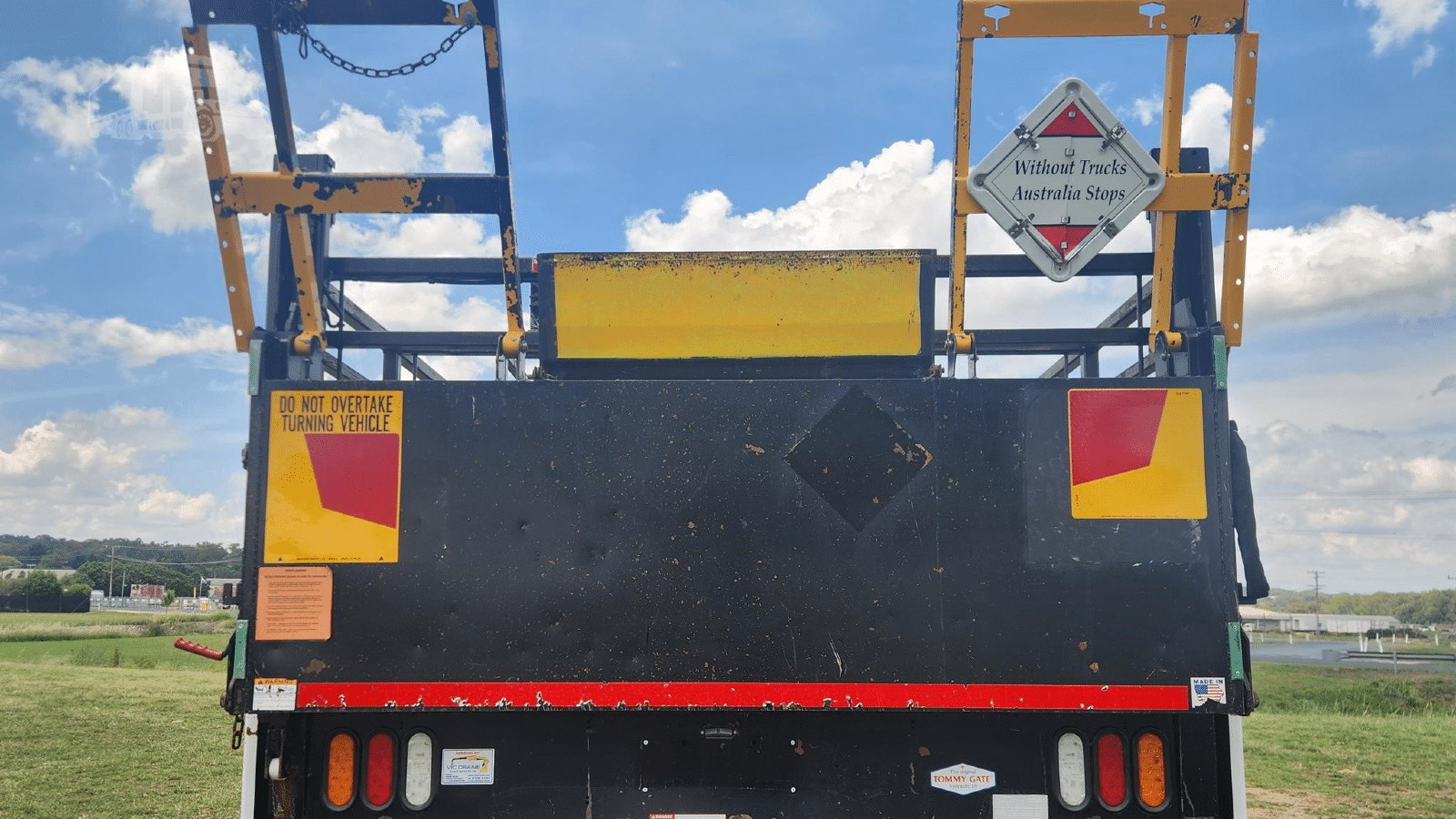 2018 Used UD MK11250 Tray