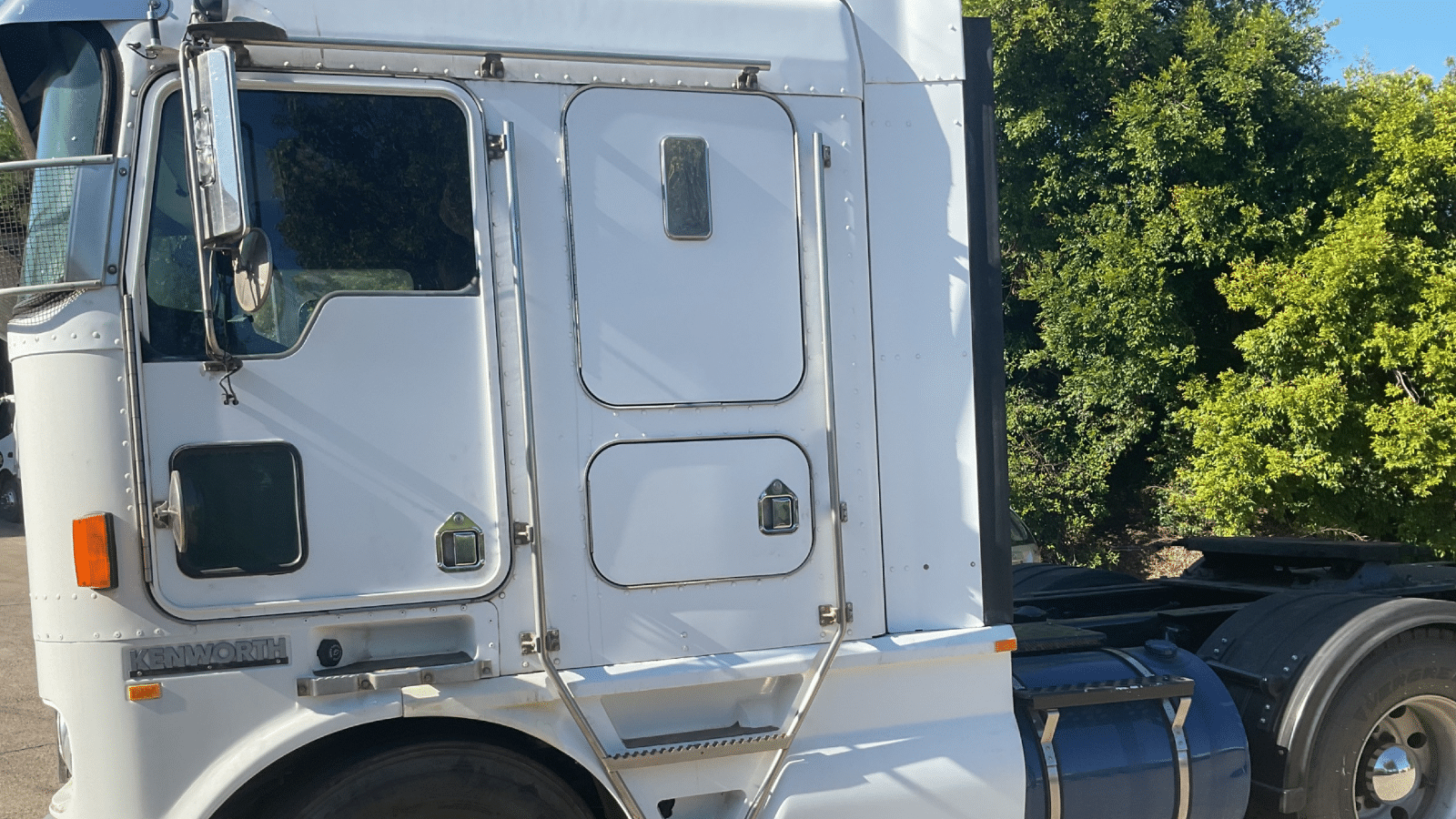 2003 Used Kenworth K104 Prime Mover