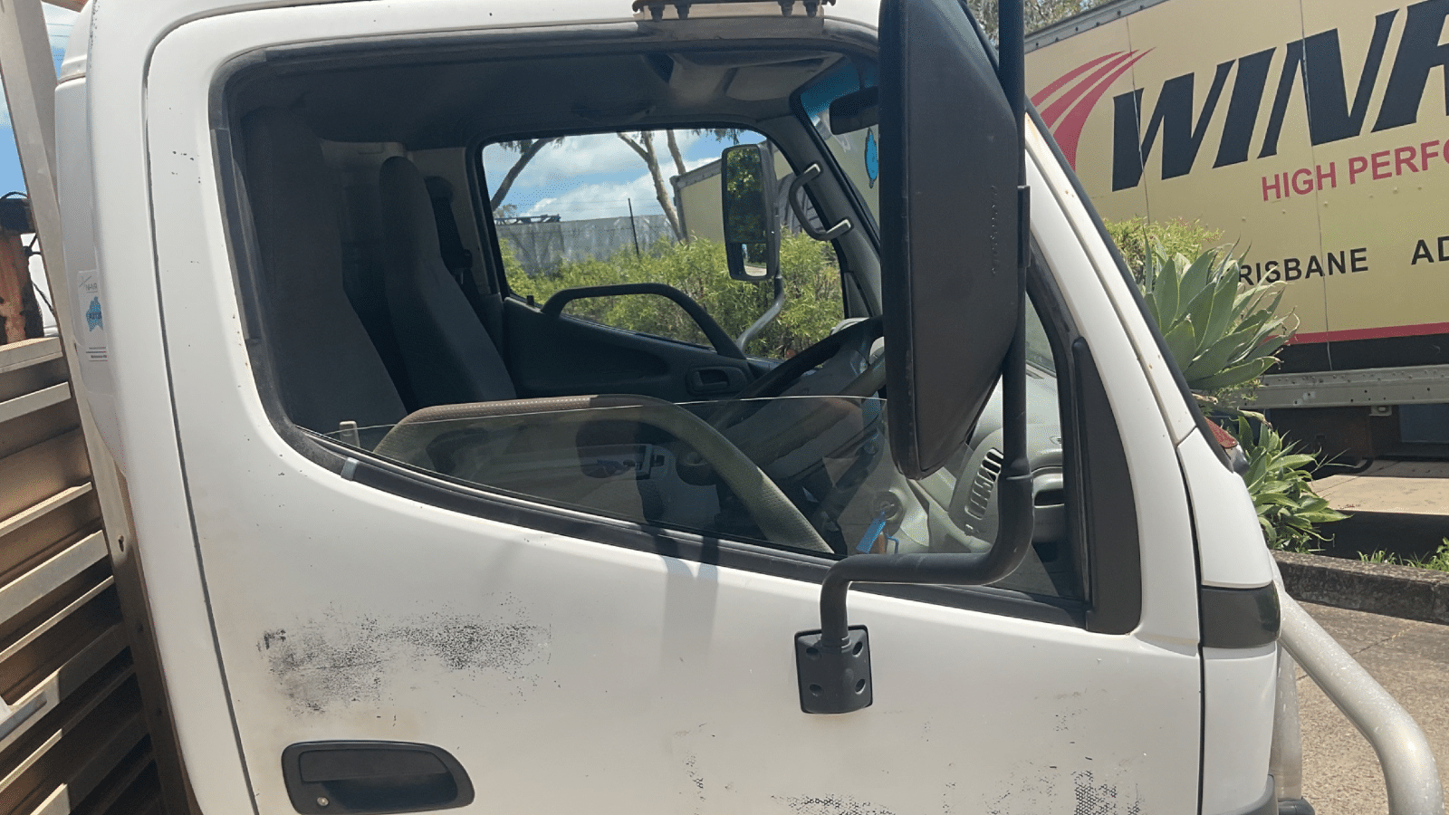 2006 Used Hino Dutro Tray