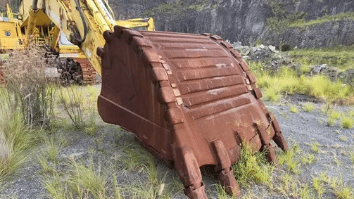 2000 Used Komatsu PC1100-6 Excavators