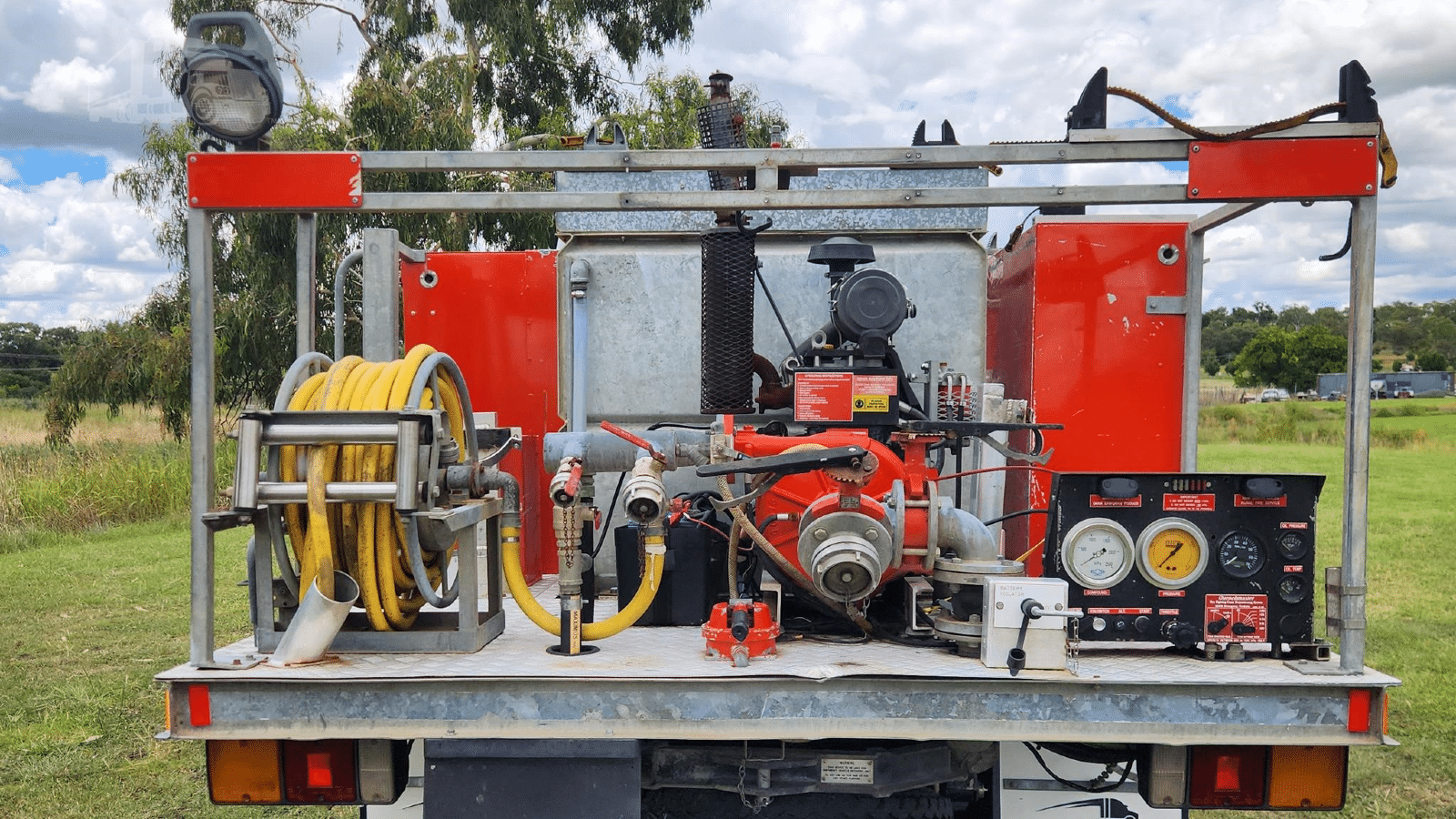 2000 Used Mitsubishi Canter Fire Truck