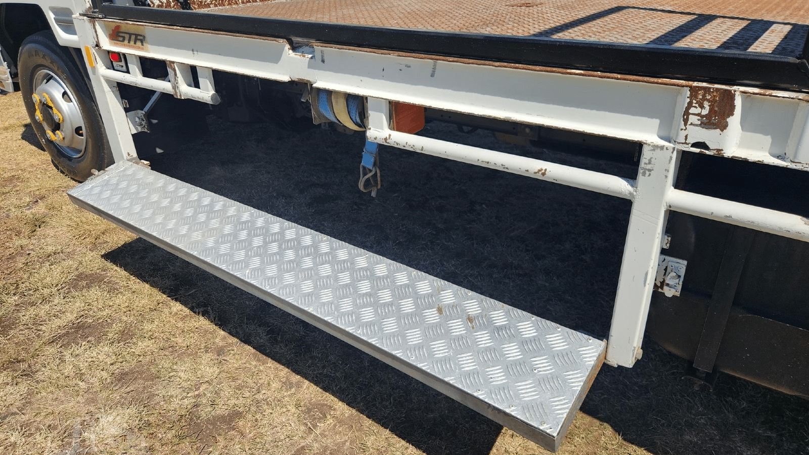 2017 Used Mitsubishi Fighter Tray