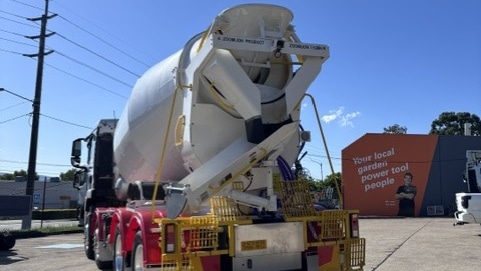 2026 New Sinotruk Zoomlion Agitator Concrete Agitator