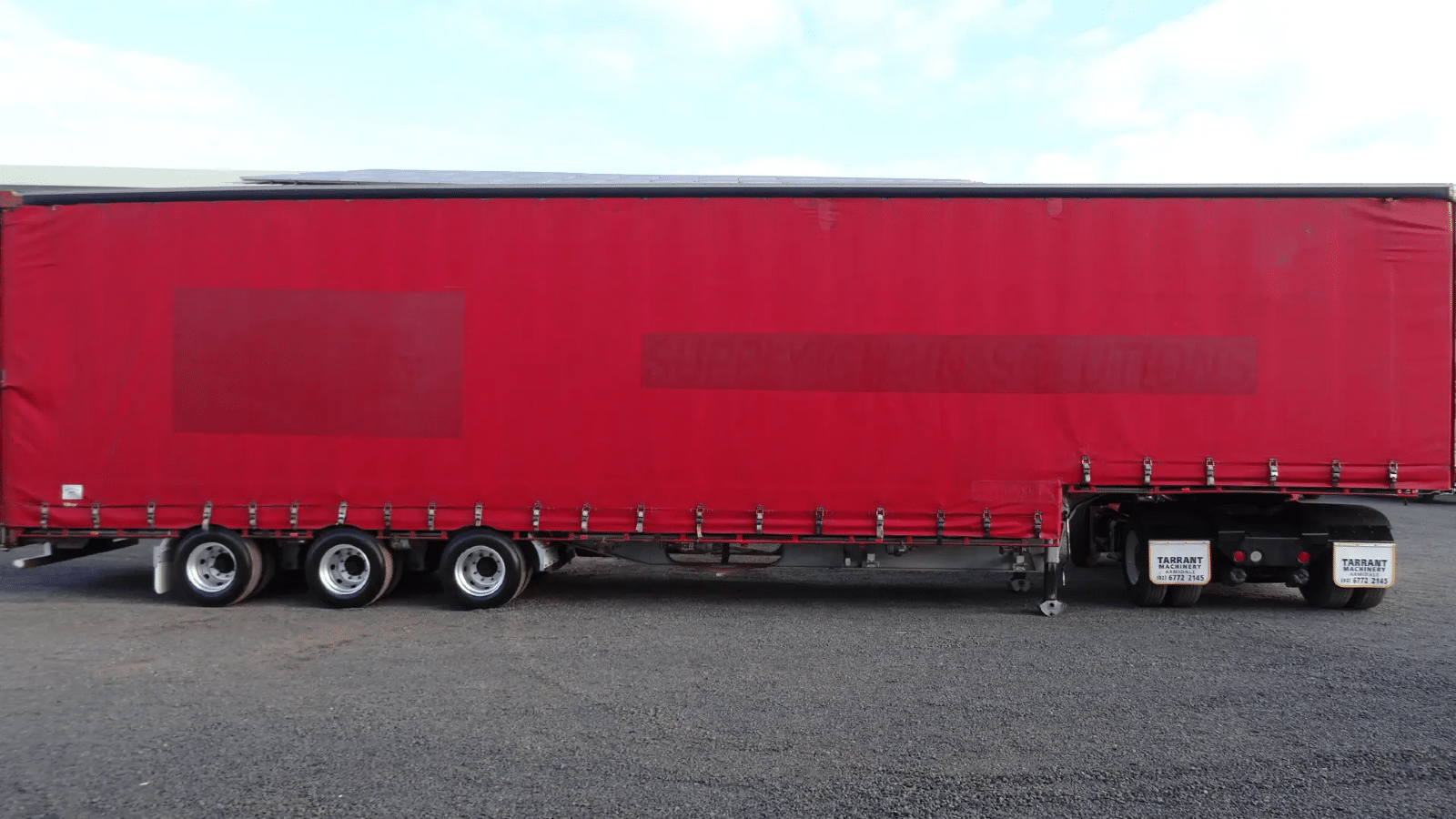 2000 Used Barker Curtainsider