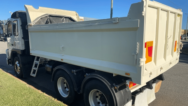 2001 Used Volvo Trucks FM7 Tipper