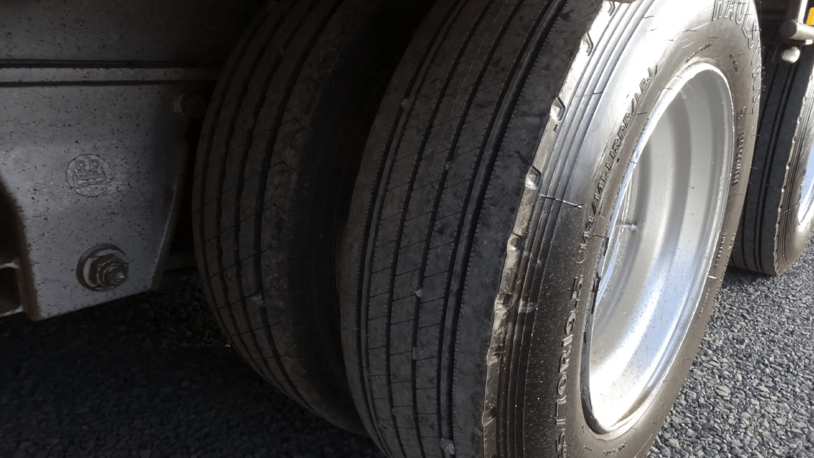 2000 Used Barker Curtainsider