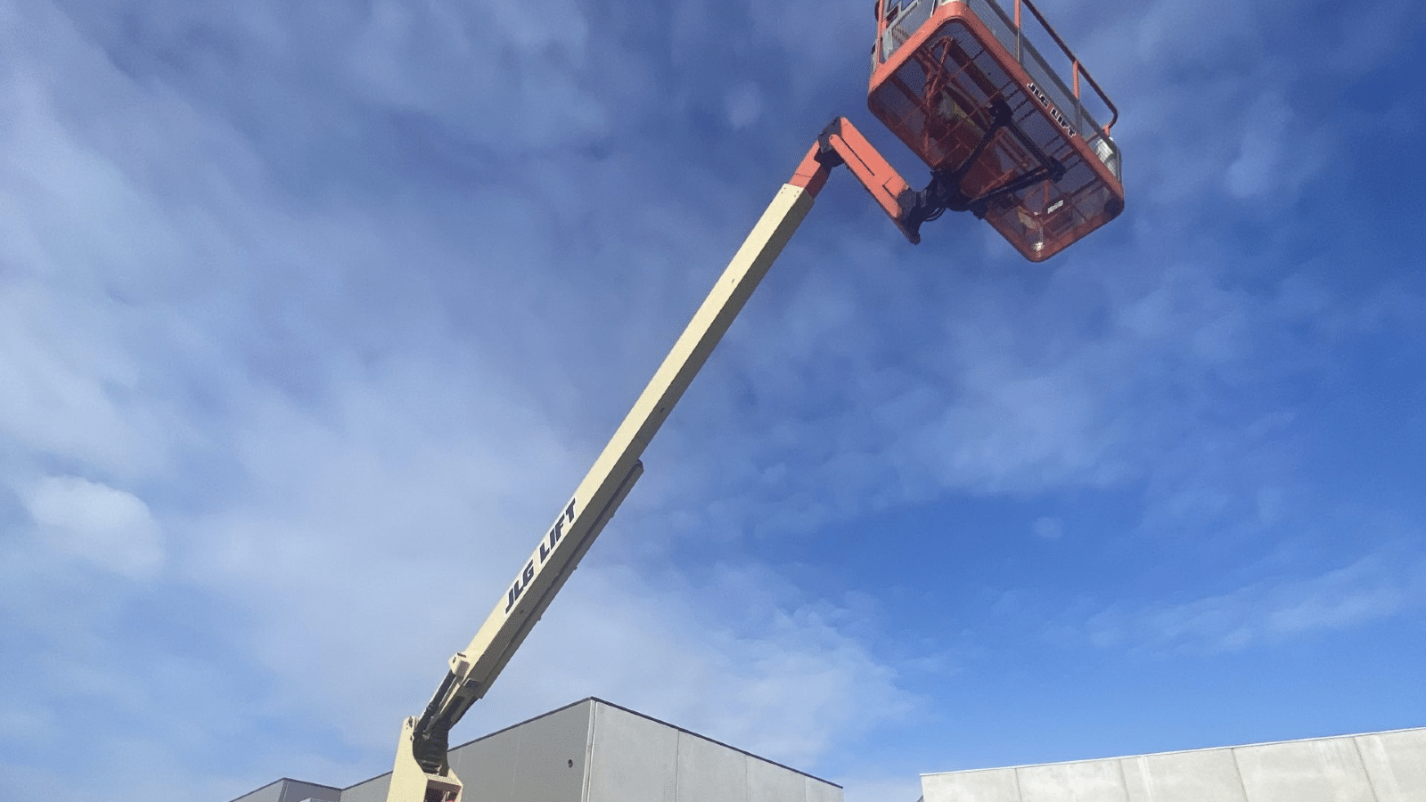 2014 Used Jlg 800AJ Boom Lifts