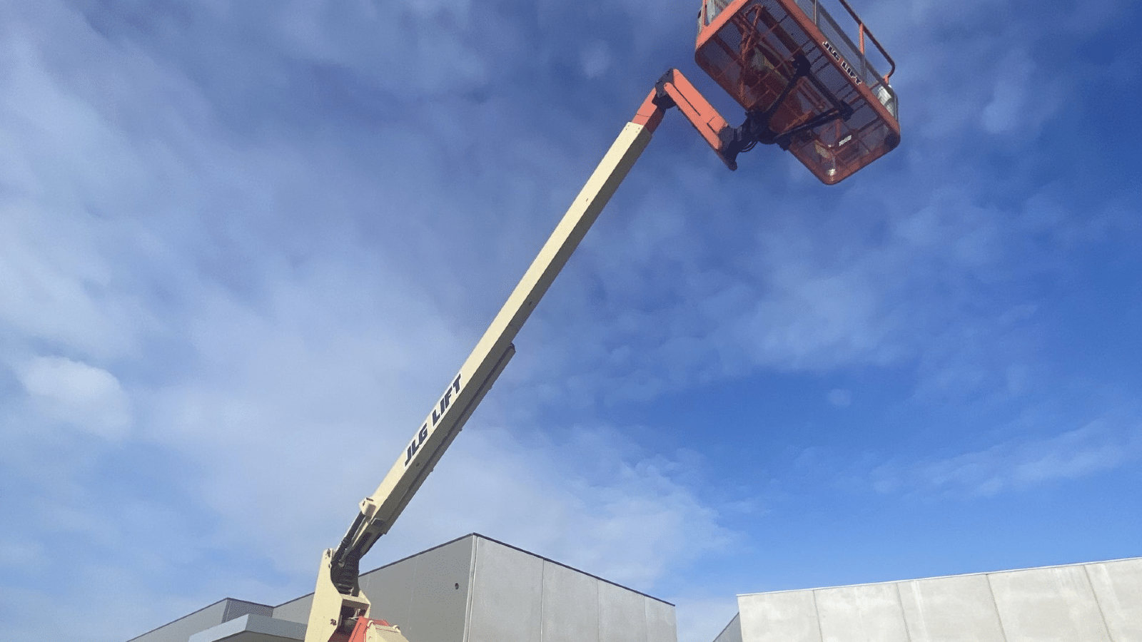 2014 Used Jlg 800AJ Boom Lifts