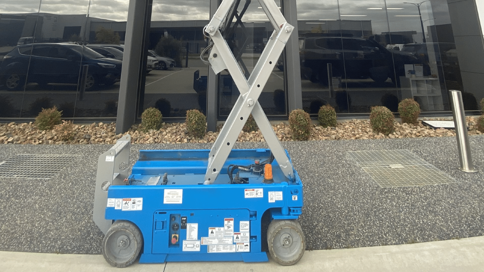 2008 Used Genie GS1932 Scissor Lifts