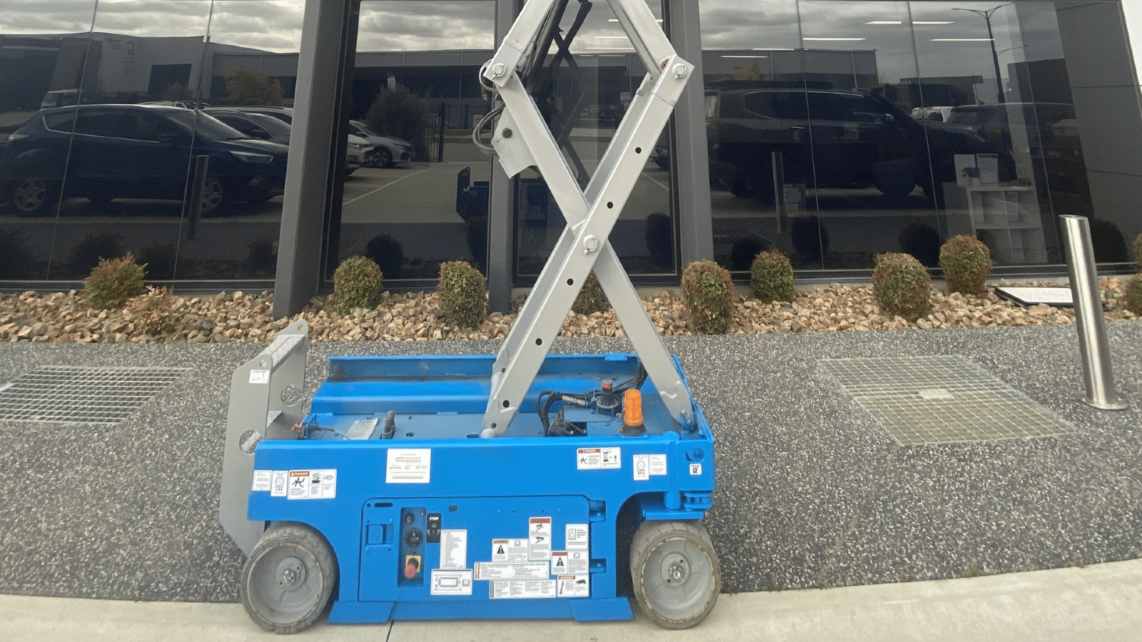 2008 Used Genie GS1932 Scissor Lifts
