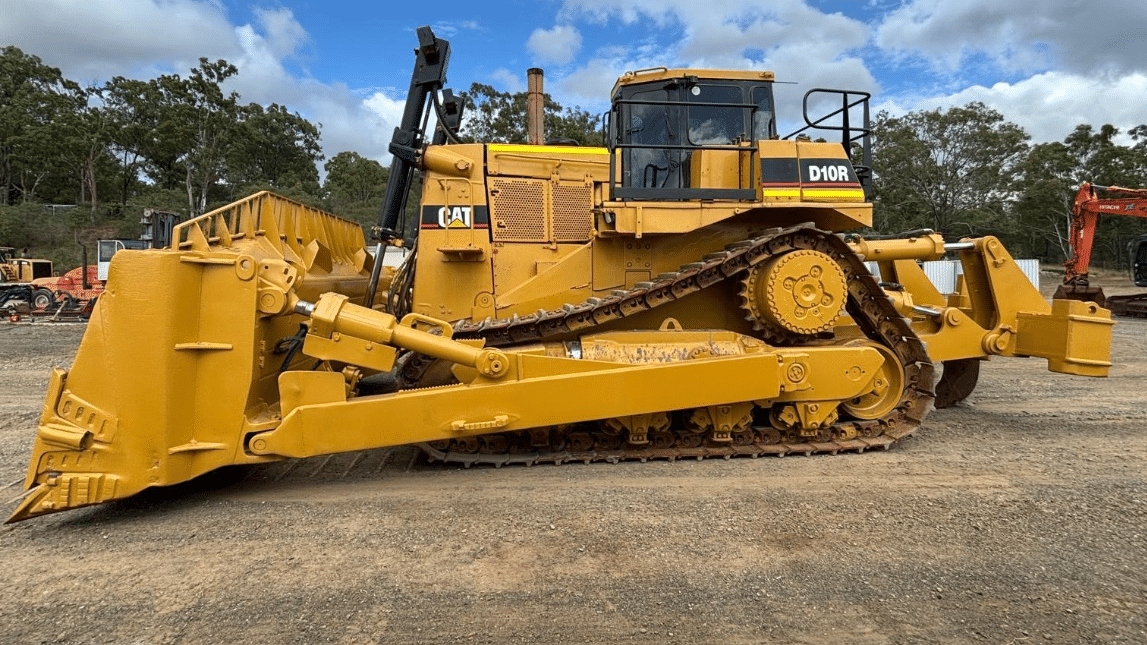 2000 Used Caterpillar D10 Bulldozers