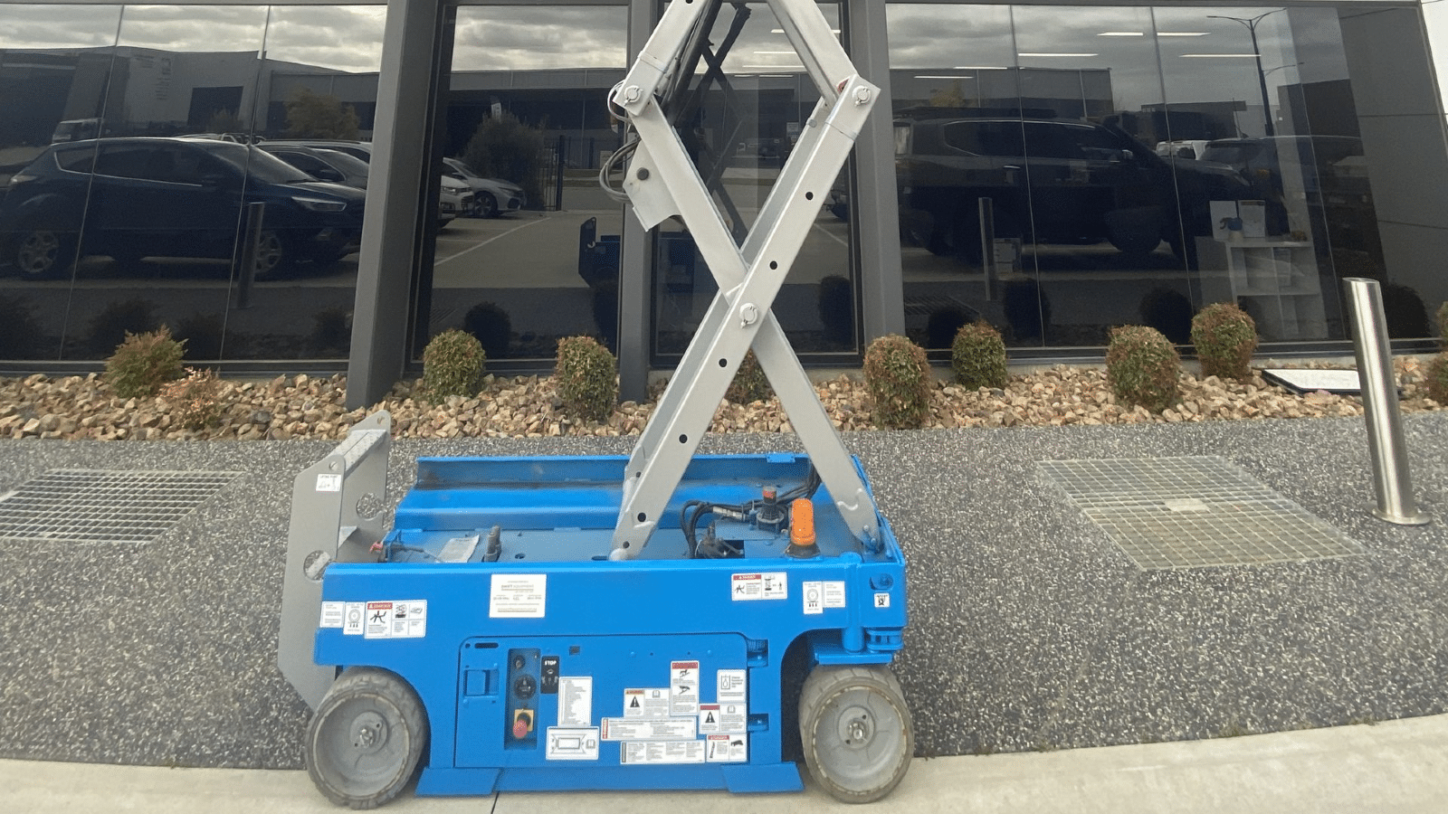 2008 Used Genie GS1932 Scissor Lifts