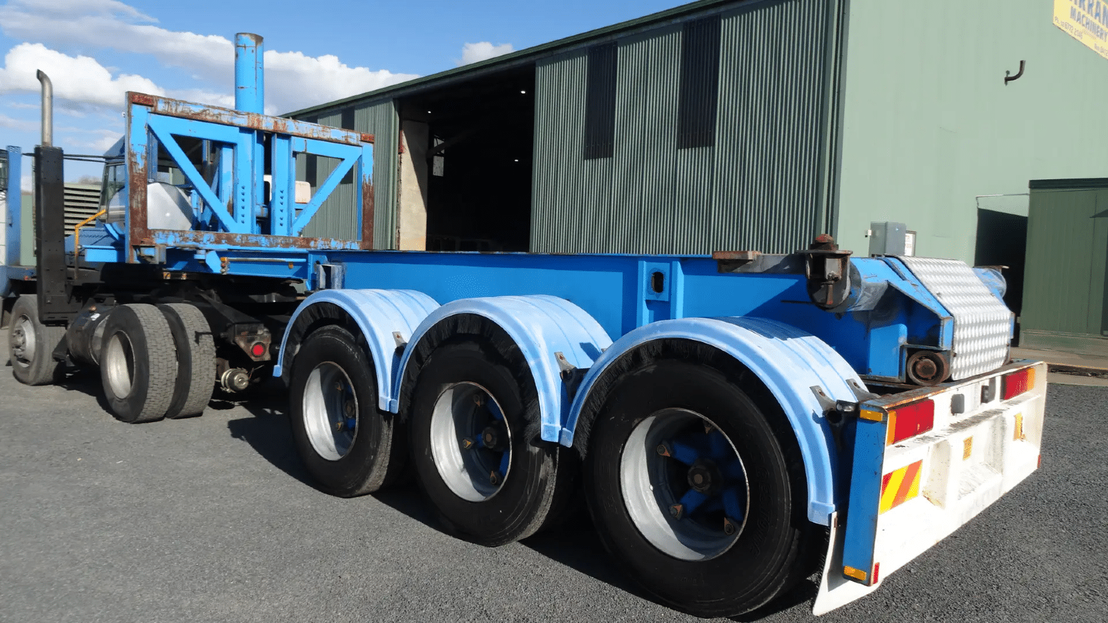 1993 Used Barker Skeletal Trailer
