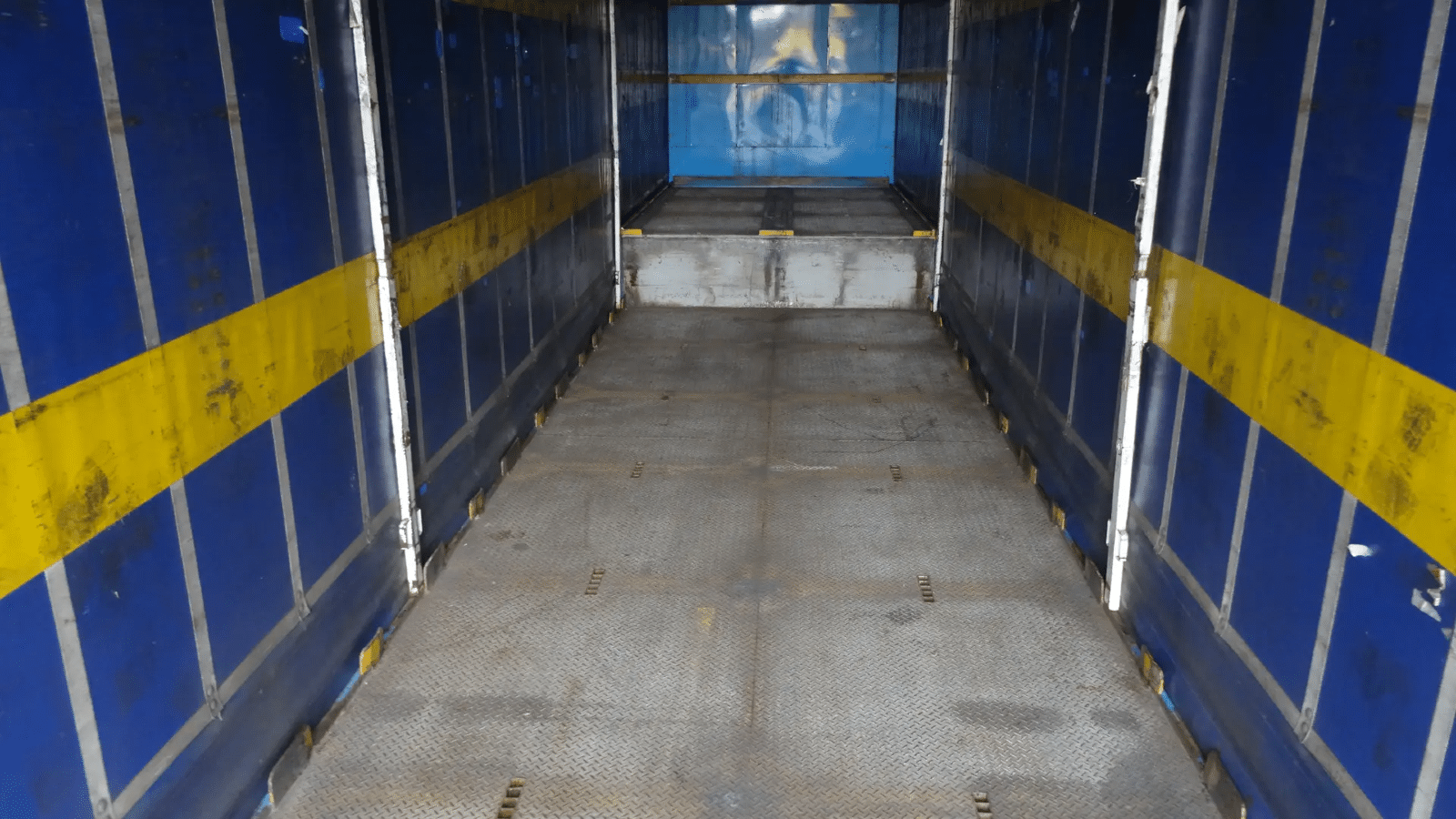 2006 Used Maxitrans Curtainsider