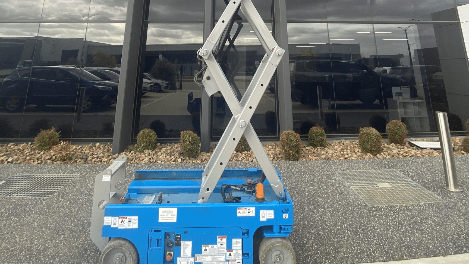 2008 Used Genie GS1932 Scissor Lifts