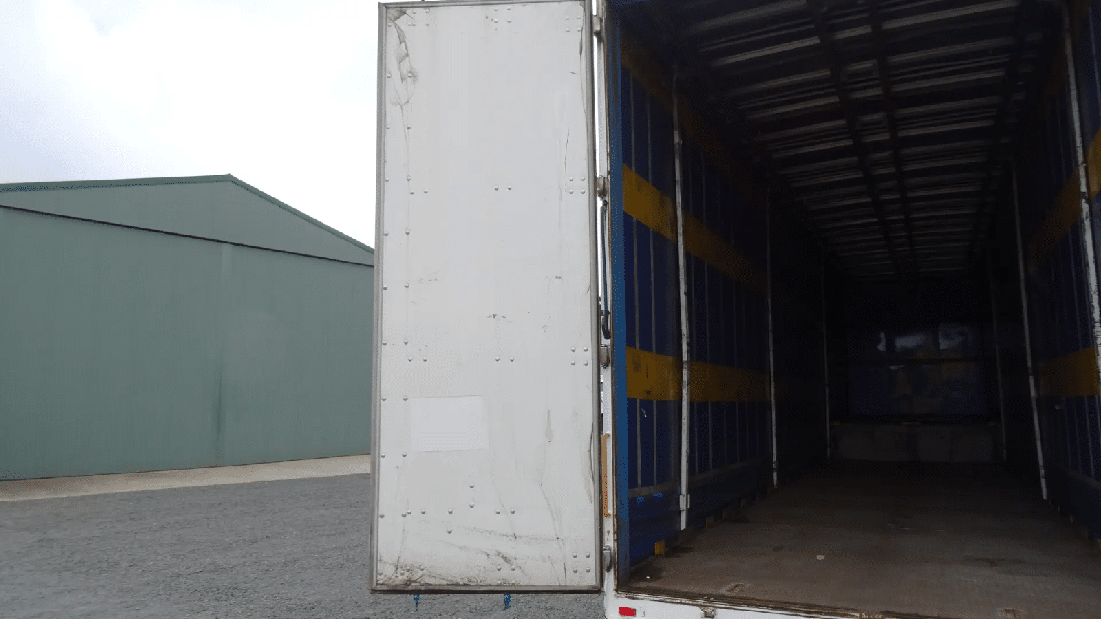2006 Used Maxitrans Curtainsider