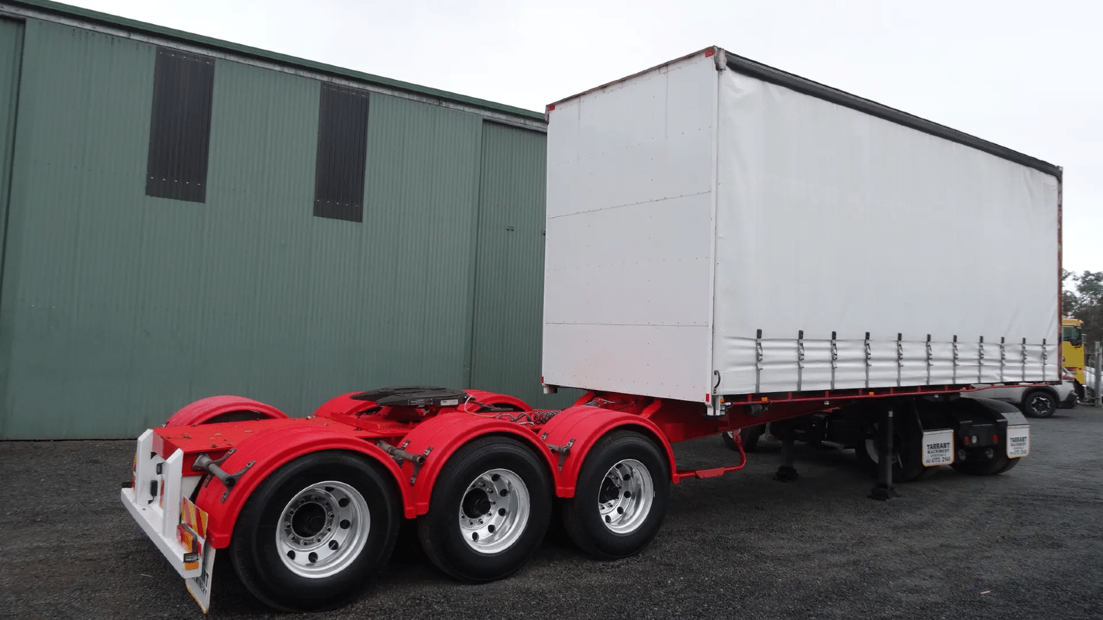 1998 Used Barker Curtainsider