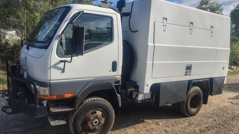 2000 Used Mitsubishi Canter Ambulance Truck