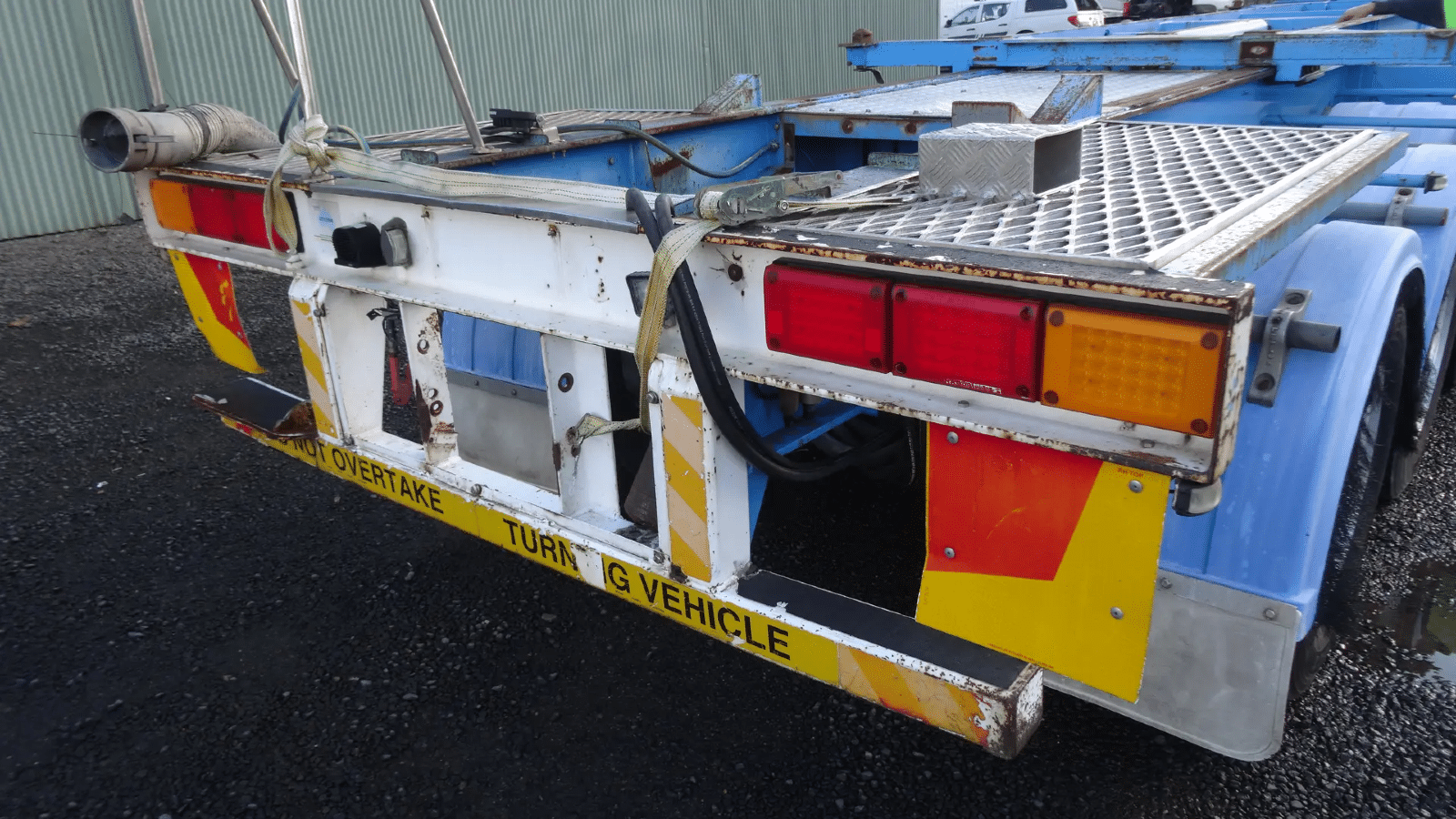 2002 Used Barker Skeletal Trailer