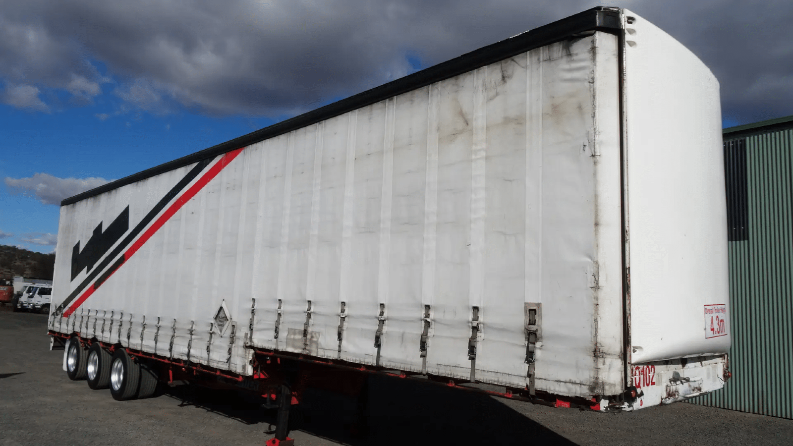 1999 Used Maxitrans Curtainsider