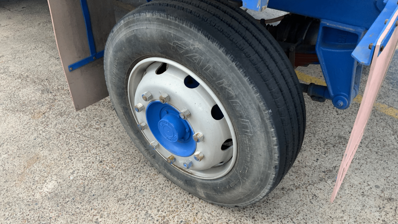 1989 Used Haulmark Dog Trailer