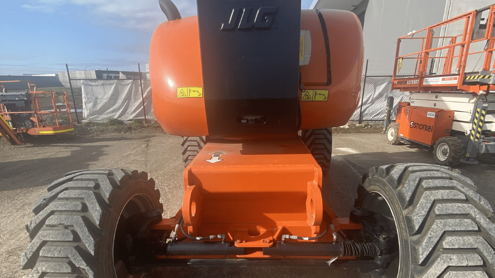 2014 Used Jlg 800AJ Boom Lifts
