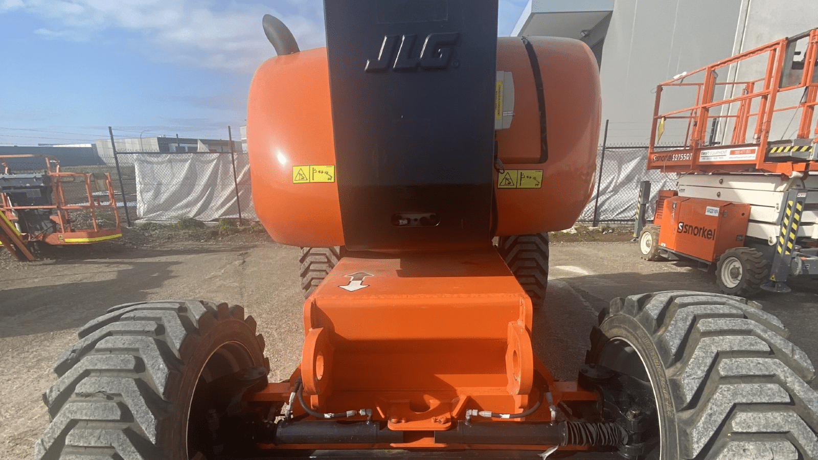 2014 Used Jlg 800AJ Boom Lifts