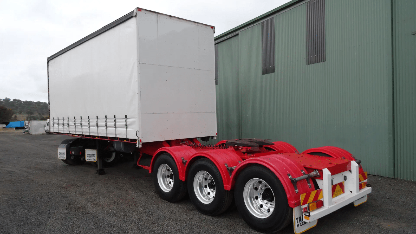 1998 Used Barker Curtainsider